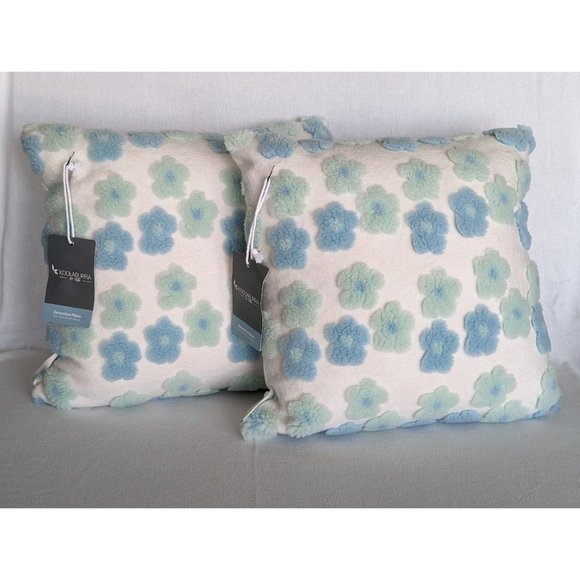 2 Set Koolaburra by Ugg Kids Teens Throw Pillows VERONICA 21x21 Floral NEW - Picture 1 of 2